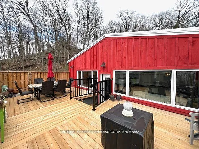 218 Joseph St #UPPER — Photo 19