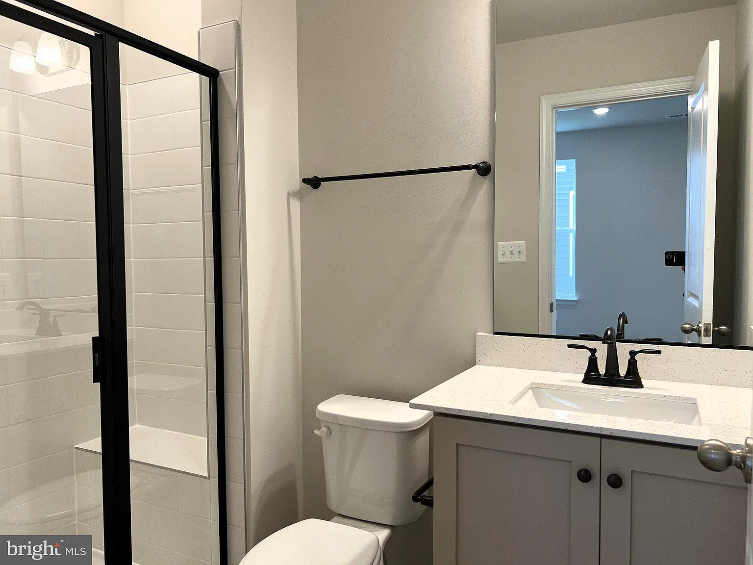 4 bed, 3.5 bath, 2340 sqft, $3,350 — Photo 4