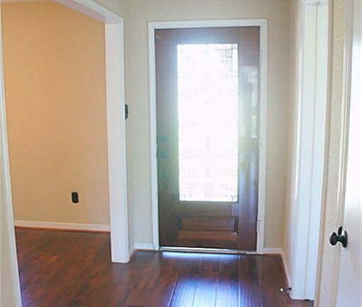 4th image of 805 Briarmeadow Ave