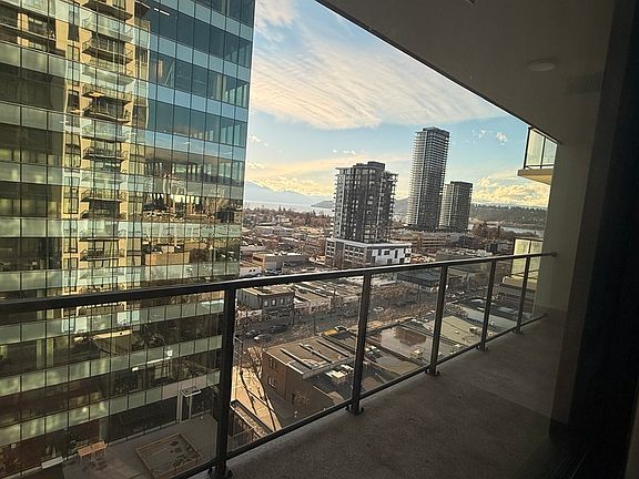 3rd image of 1471 Saint Paul St #1303