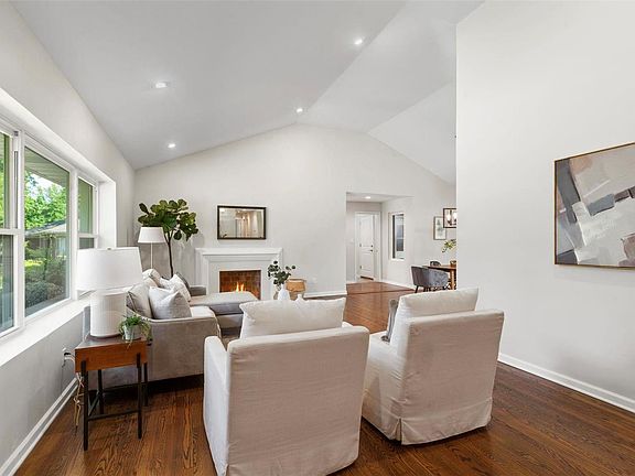 5th image of 9006 Stonebridge Dr
