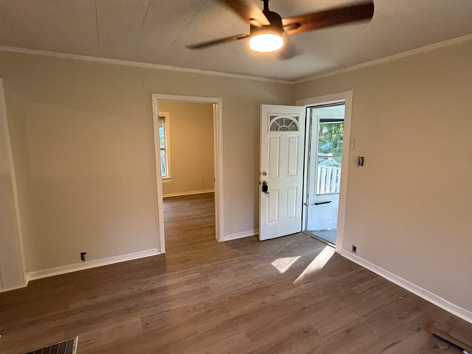 2 bed, 850 sqft, $1,450 — Photo 3