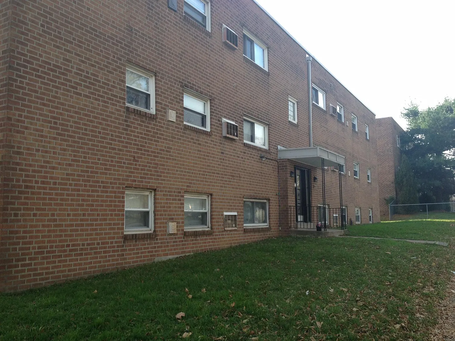 1 bed, 550 sqft, $1,200 — Photo 4