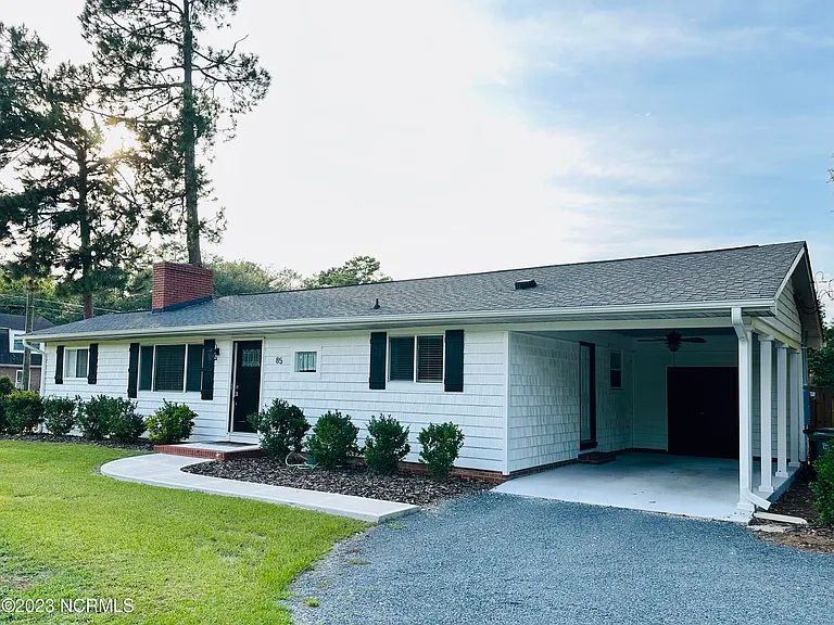 85 McIntyre Rd — Photo 1