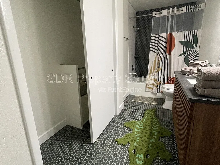 520 Ortiz Dr NE — Photo 21