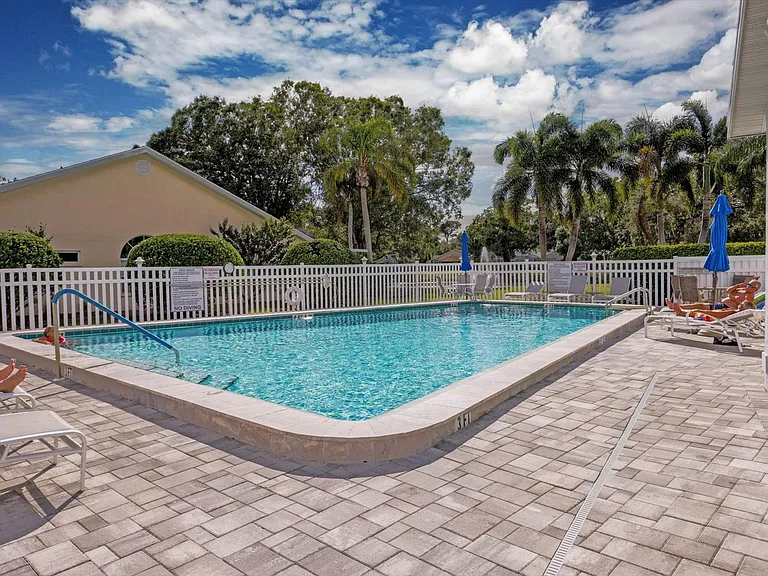7234 Eleanor Cir #203 — Photo 28