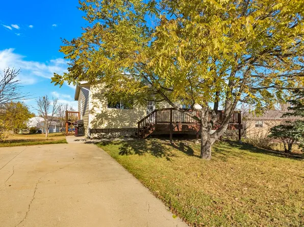 616 Joan Cir, Belle Fourche, SD 57717