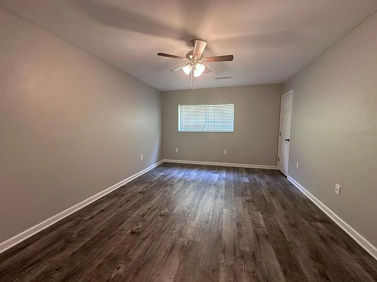 1415-1437 Dutch Valley Dr — Photo 13