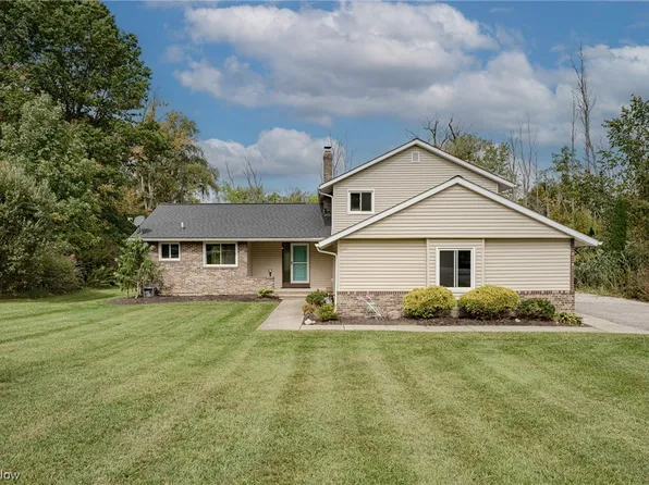 13970 Meadowlark Ln, Newbury, OH 44065