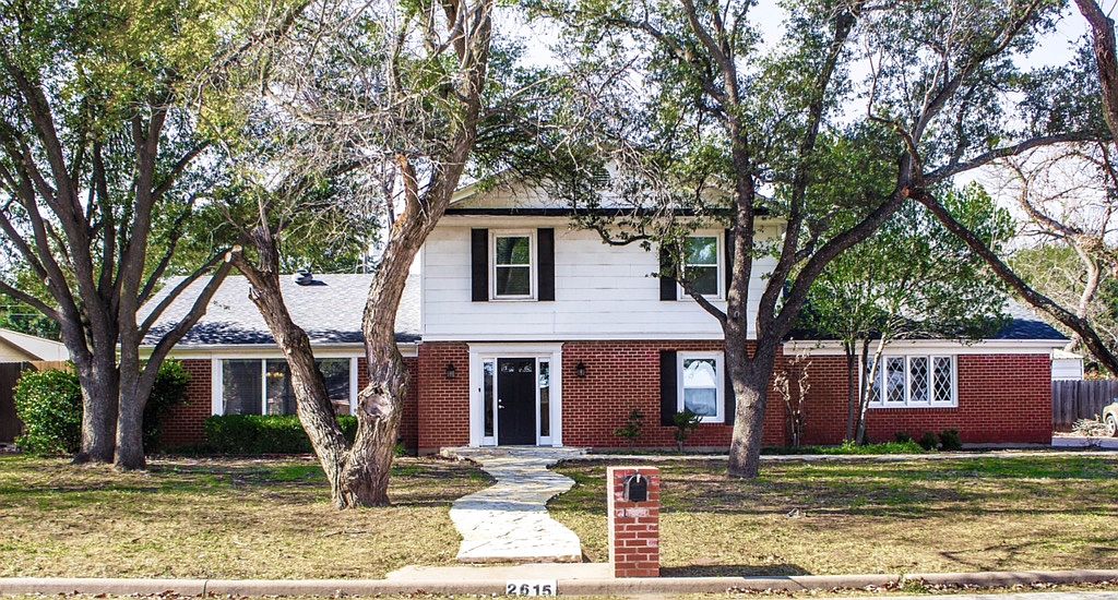 3016 vista del arroyo dr san angelo tx 76904
