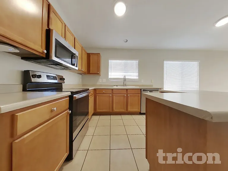 22371 W Solano Dr — Photo 7