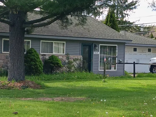 7809 Dubuque Rd, Clarkston, MI 48348