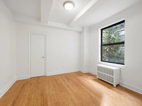 52 Clark Street image 2 of 12