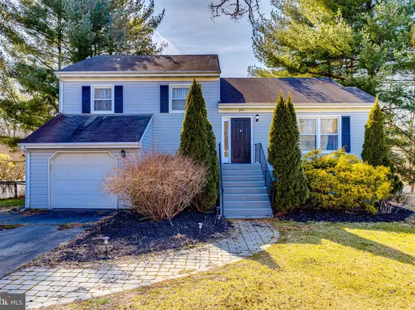 98 Academy Dr, Elkton, MD 21921