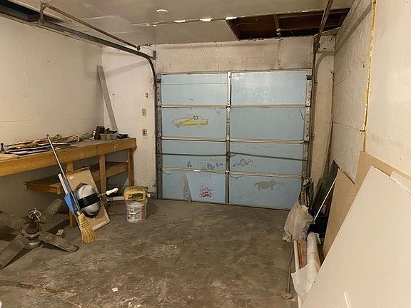 4th image of 4825 SE 19th St