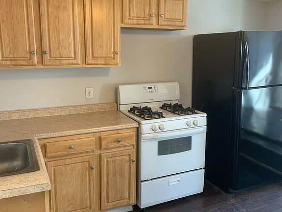 3rd image of 34 Grand Ave APT 1