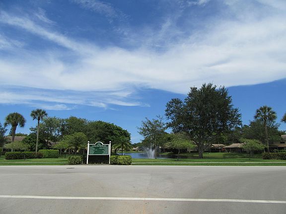 5th image of 3064 Lake Shore Dr