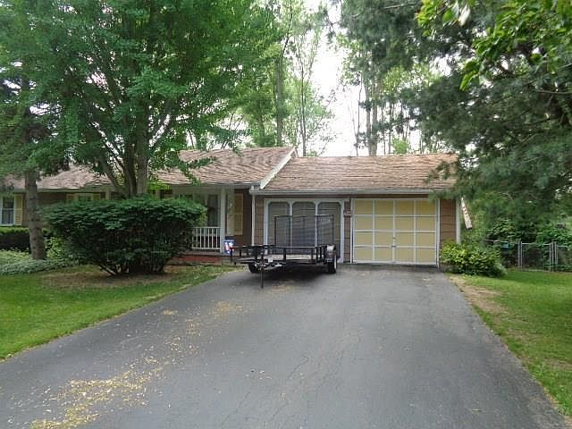 1st image of 1727 Apple Hollow Ln