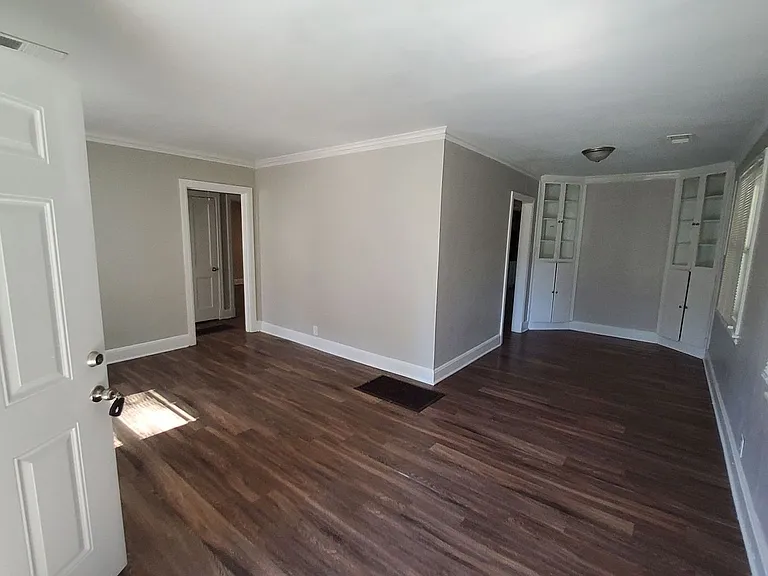 3994 Oak Cliff Rd — Photo 4
