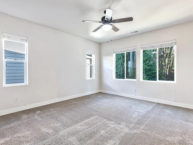 1693 NE Falls Dr — Photo 23