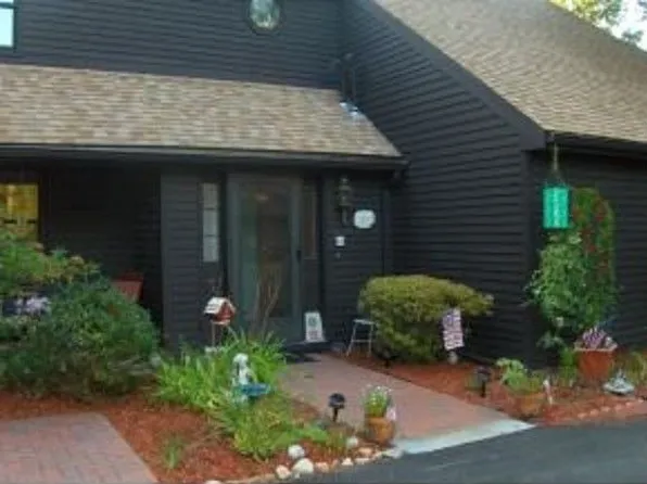 16 Stacey Cir, Windham, NH 03087