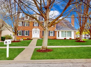1803 River Ridge Cir, Naperville, IL 60565
