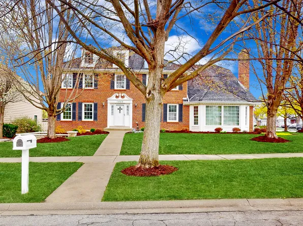 1803 River Ridge Cir, Naperville, IL 60565