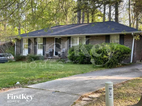 1334 La Belle St, Jonesboro, GA 30238
