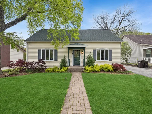 366 Poplar St, Crystal Lake, IL 60014