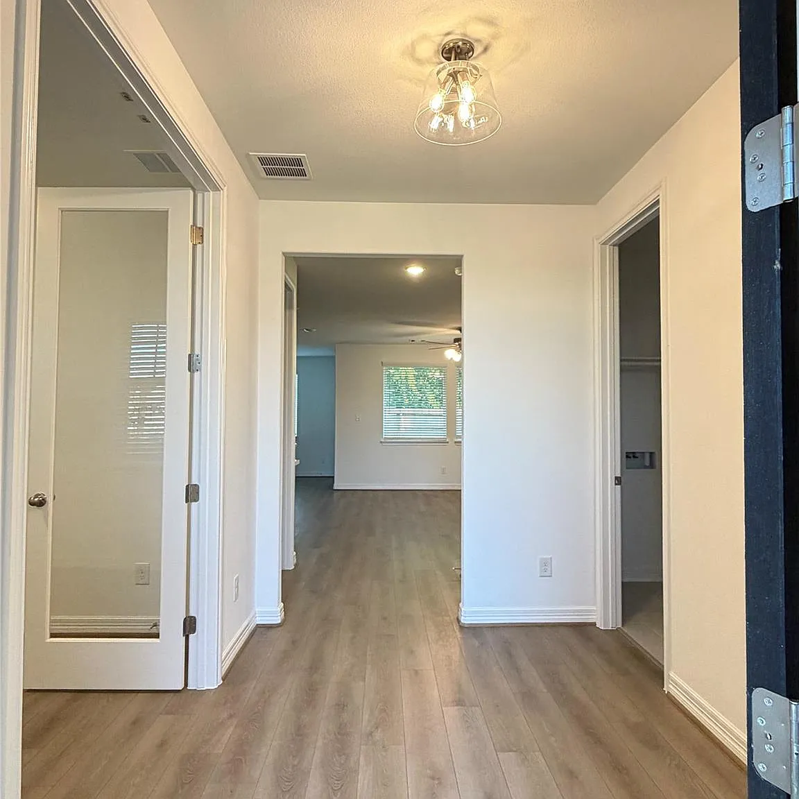 4 bed, 3.5 bath, 2448 sqft, $2,795 — Photo 3