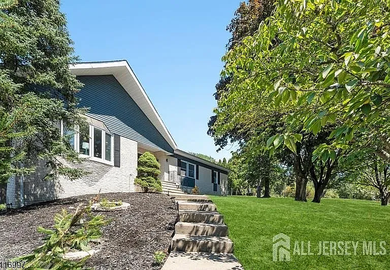 5 Rossi Dr — Photo 2
