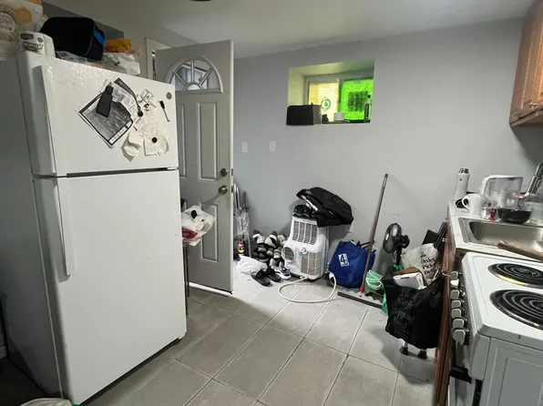 293 East 16th Street image 1 of 4