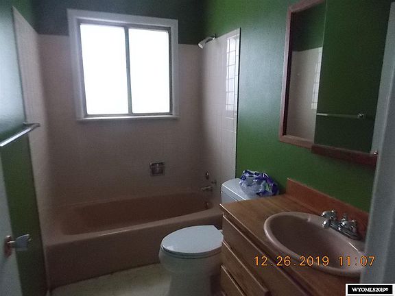 4th image of 300 Cedar St