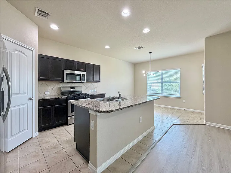1416 Fort Dessau Rd — Photo 4