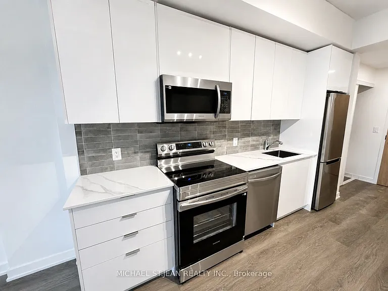 33 Erie Ave #1015 — Photo 5