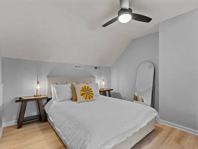 2321 Sierra Dr — Photo 19