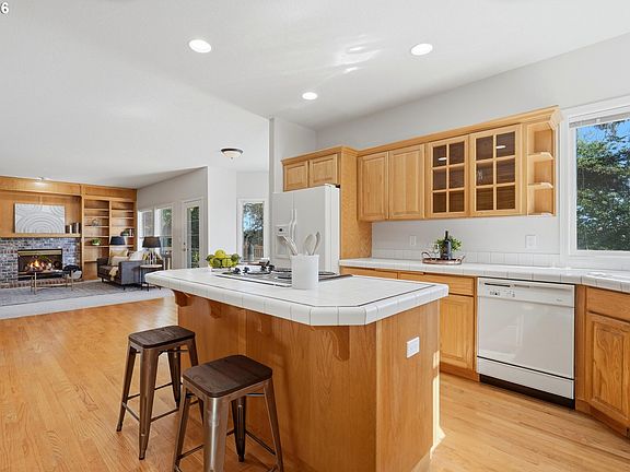 4th image of 2125 NW 47th Ave