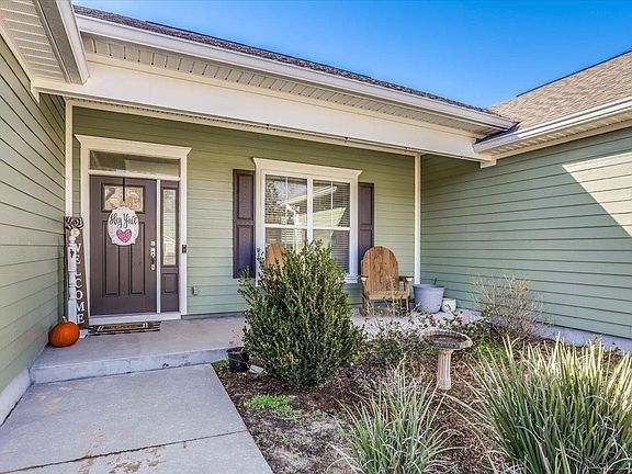 3rd image of 323 Tillis Ln