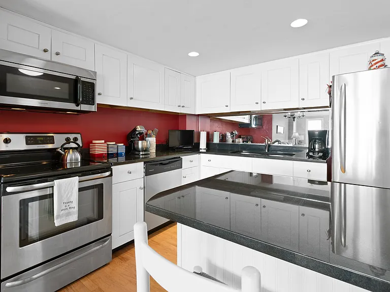 1 Seacliff Ave — Photo 8