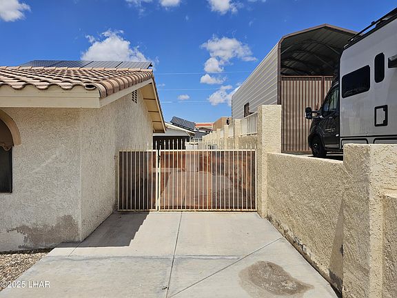 3rd image of 3265 Jamaica Blvd S