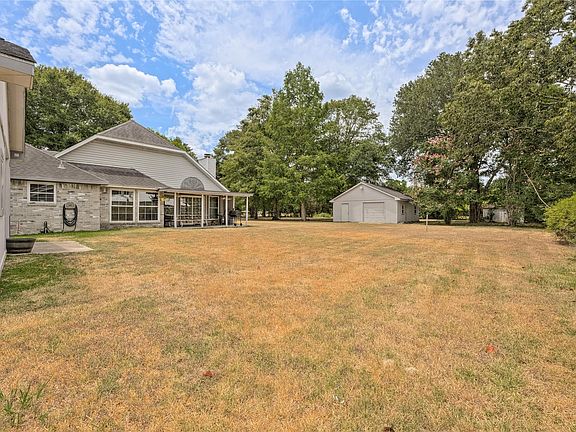 4th image of 323 County Road 2215