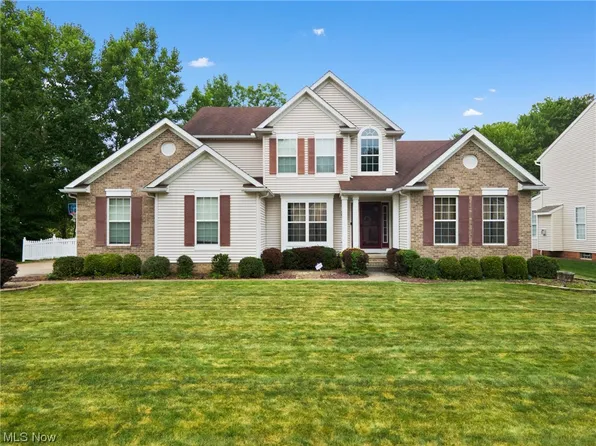 6224 Klines Dr, Girard, OH 44420