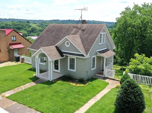 224 W 4th St, Hermann, MO 65041