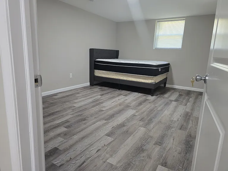 1914 Midland Rd #2 — Photo 4
