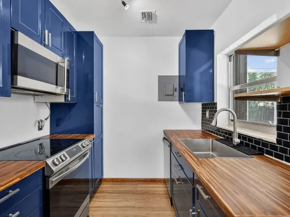 76 NE 170th St, North Miami Beach, FL 33162
