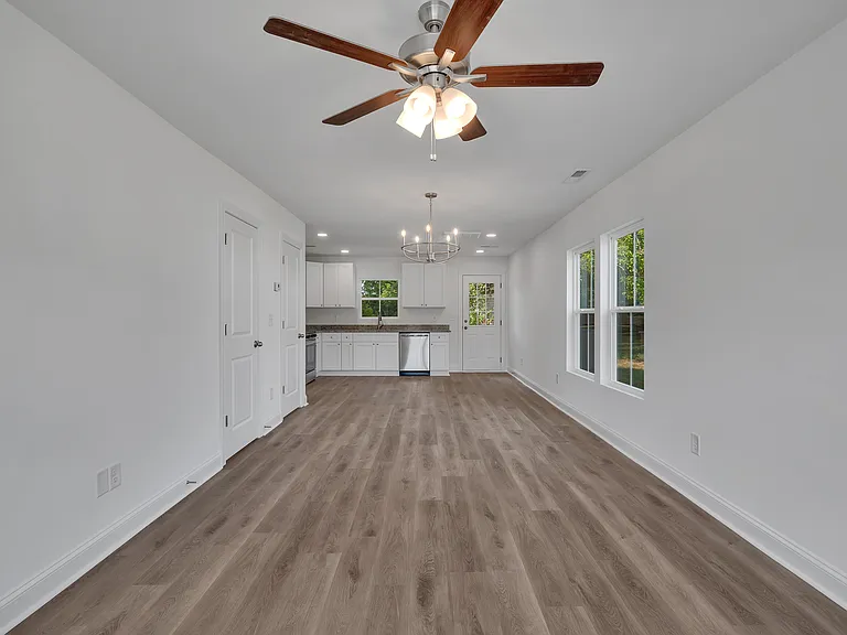 131 Hamil St — Photo 3