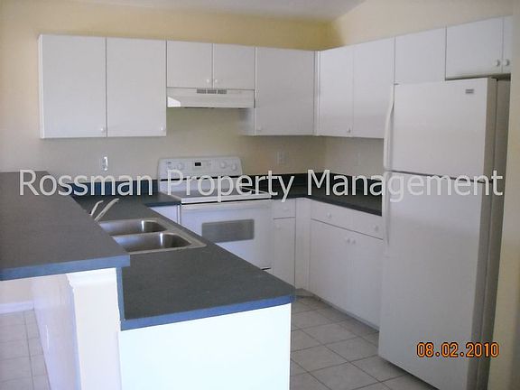 4th image of 1323 SE 8th Pl