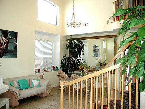 Vaulted ceilings in Living/Dining room