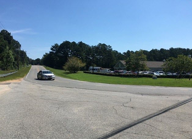 2nd image of 584 Chickamauga Dr