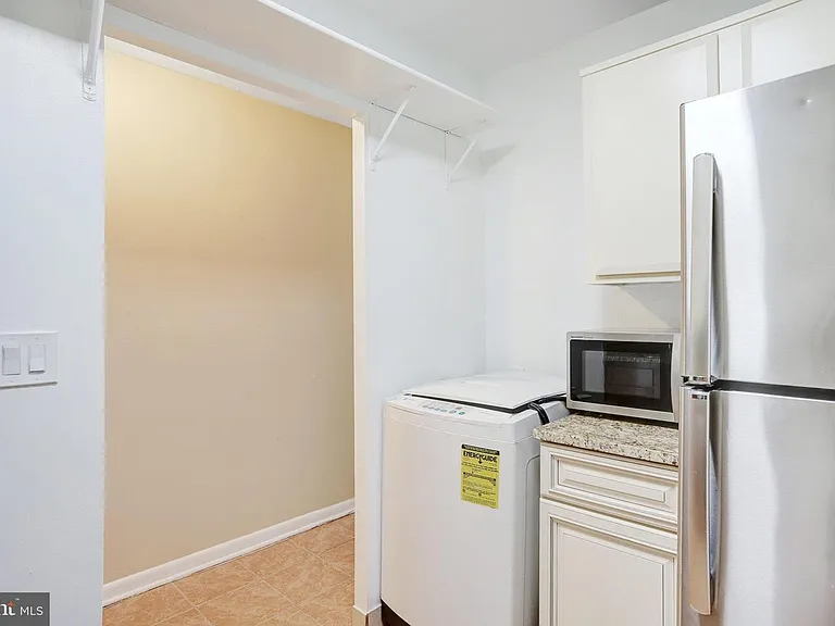 42 G St SW — Photo 31